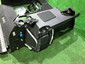 แผงบุห้องเก็บของท้าย LAND ROVER RANGE ROVER SPORT OEM LR114234, LR068092 2019