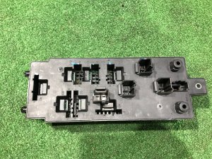 Блок предохранителей салонный пассажира LAND ROVER RANGE ROVER SPORT OEM LR098969, JPLA-14A073-BB 2019
