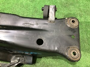 Travesaño trasero SUBARU FORESTER OEM 20151FA113 SF5 1998 EJ202 MT