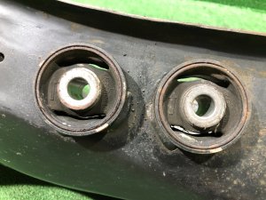 Travesaño trasero SUBARU FORESTER OEM 20151FA113 SF5 1998 EJ202 MT