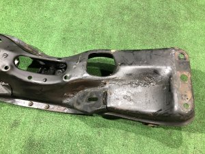 Travesaño delantero SUBARU FORESTER OEM 20100FA002 SF5 1998 EJ202 MT