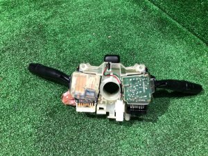 Comutador da coluna de direção SUBARU FORESTER OEM 83111FC410 SF5 1998 EJ202 MT
