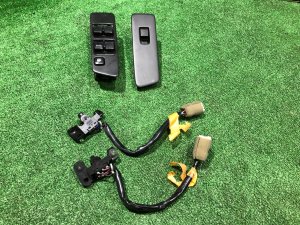 กล่องควบคุมกระจกไฟฟ้า 83081FC021, 83081FC100 SUBARU FORESTER