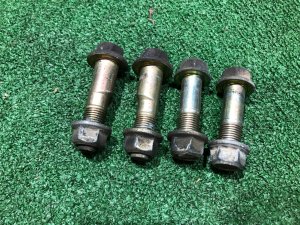 Parafusos de camber dianteiros 20540AA090, 20540AA100 SUBARU FORESTER