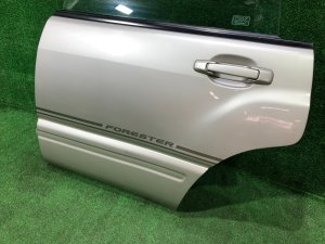 Puerta trasera izquierda SUBARU FORESTER OEM 61401FC013 SF5 1998 silver 792
