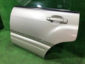 Puerta trasera izquierda SUBARU FORESTER OEM 61401FC013 SF5 1998 silver 792