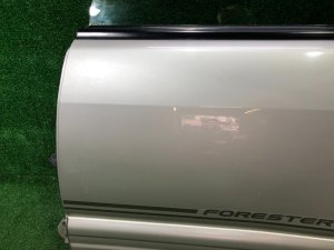 Puerta trasera izquierda SUBARU FORESTER OEM 61401FC013 SF5 1998 silver 792