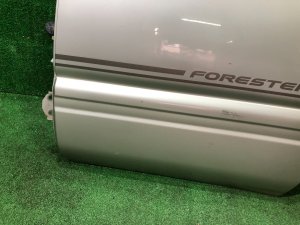 Puerta trasera izquierda SUBARU FORESTER OEM 61401FC013 SF5 1998 silver 792