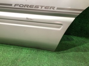 Puerta trasera izquierda SUBARU FORESTER OEM 61401FC013 SF5 1998 silver 792