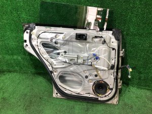 Puerta trasera izquierda SUBARU FORESTER OEM 61401FC013 SF5 1998 silver 792
