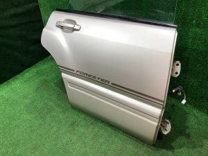 Puerta trasera derecha SUBARU FORESTER OEM 61401FC003 SF5 1998 silver 792