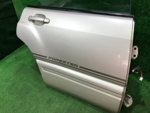 Puerta trasera derecha SUBARU FORESTER OEM 61401FC003 SF5 1998 silver 792