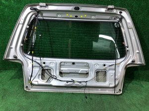 Portón trasero SUBARU FORESTER OEM 61701FC000 SF5 1998 silver 792
