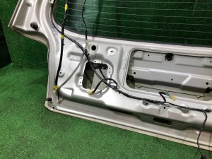 Portón trasero SUBARU FORESTER OEM 61701FC000 SF5 1998 silver 792