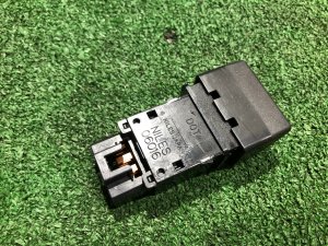Hazard warning switch SUBARU FORESTER OEM 83045FC010OE SF5 1998 EJ202 MT