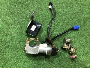 สวิตช์กุญแจสตาร์ท Комплект замков SUBARU FORESTER OEM 83121FC090, 83121FC091 SF5 1998 silver 792