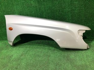 Guarda-lamas dianteiro direito SUBARU FORESTER OEM 57120FC000 SF5 1998 silver 792