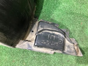 左フロントインナーフェンダー SUBARU FORESTER OEM 59110FC010 SF5 1998 silver 792