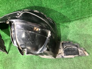 左フロントインナーフェンダー SUBARU FORESTER OEM 59110FC010 SF5 1998 silver 792