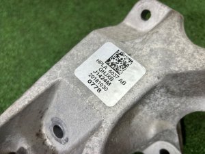 Engine mount LAND ROVER RANGE ROVER SPORT OEM JPLA6A003CC, LR123914 2019