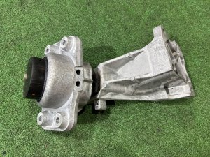 Engine mount LAND ROVER RANGE ROVER SPORT OEM JPLA6A003CC, LR123914 2019