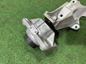 Engine mount LAND ROVER RANGE ROVER SPORT OEM JPLA6A003CC, LR123914 2019