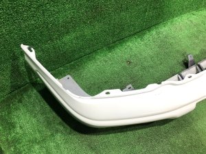 フロントバンパー SUBARU FORESTER OEM 57717FC130WG, 57720FC130 SF9, SF5 1998 White 51E