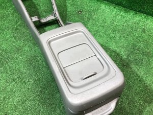 ช่องเก็บของและที่วางแขน SUBARU FORESTER OEM 92060FC040ND SF9, SF5 1998 White 51E