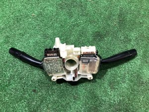 Comutador da coluna de direção SUBARU FORESTER OEM 83111FC410 SF9, SF5 1998 EJ254 AT