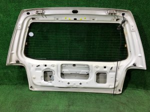 尾门 SUBARU FORESTER OEM 61701FC000 SF9, SF5 1998 White 51E