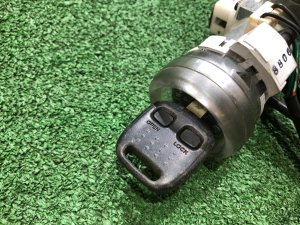 点火锁 Комплект замков SUBARU FORESTER OEM 83121FC100, 83121FC101 SF9, SF5 1998 White 51E