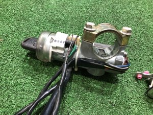 点火锁 Комплект замков SUBARU FORESTER OEM 83121FC100, 83121FC101 SF9, SF5 1998 White 51E