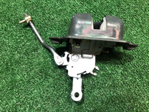 Tailgate lock SUBARU FORESTER OEM 60311FC000 SF9, SF5 1998 White 51E