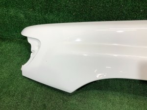 Guarda-lamas dianteiro esquerdo SUBARU FORESTER OEM 57120FC010 SF9, SF5 1998 White 51E