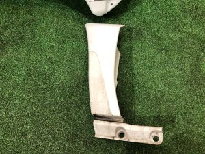 Guarda-lamas dianteiro esquerdo SUBARU FORESTER OEM 57120FC010 SF9, SF5 1998 White 51E