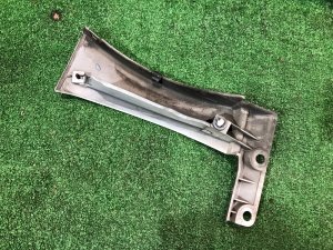 Guarda-lamas dianteiro esquerdo SUBARU FORESTER OEM 57120FC010 SF9, SF5 1998 White 51E