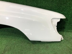 Guarda-lamas dianteiro direito SUBARU FORESTER OEM 57120FC000 SF9, SF5 1998 White 51E