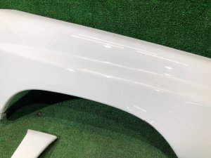 Guarda-lamas dianteiro direito SUBARU FORESTER OEM 57120FC000 SF9, SF5 1998 White 51E