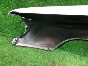 Guarda-lamas dianteiro direito SUBARU FORESTER OEM 57120FC000 SF9, SF5 1998 White 51E