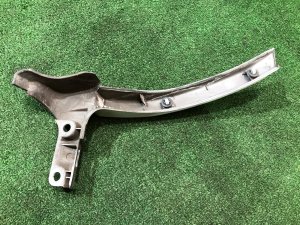 แผงตกแต่งแก้มหลังซ้าย SUBARU FORESTER OEM 91057FC270 SF9, SF5 1998 White 51E