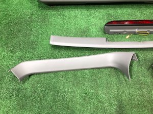 バックドアトリム SUBARU FORESTER OEM 94064FC000ND SF9, SF5 1998 White 51E