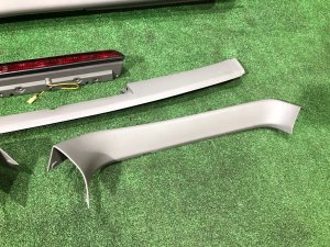 バックドアトリム SUBARU FORESTER OEM 94064FC000ND SF9, SF5 1998 White 51E
