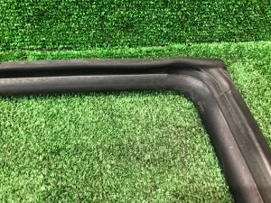 Borracha da porta esquerda SUBARU FORESTER OEM 62710FC010 SF9, SF5 1998 White 51E