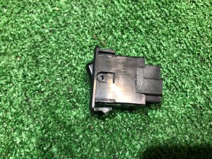 HOLD 开关 SUBARU FORESTER OEM 83243FA040 SF9 1999 EJ254 AT