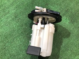 燃料ポンプ SUBARU LEGACY OEM 42021AG010 BP5 2004 EJ20X AT