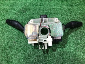 Steering column switch assembly SUBARU LEGACY OEM 83111AG651 BP5 2004 EJ20X AT