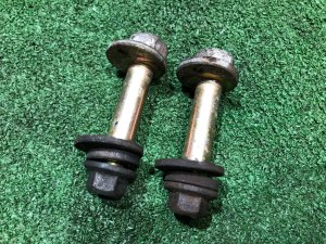 Tornillos de caída traseros 901700122 SUBARU LEGACY