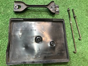 Крепление аккумулятора SUBARU LEGACY OEM 82182AG000, 82161AG000, 82161AG010 BP5 2004