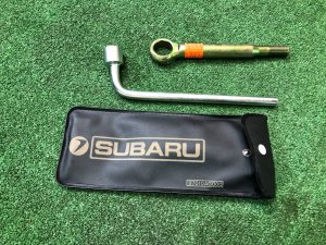 Juego de herramientas крюк 97010AG000 SUBARU LEGACY