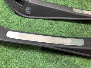 Frisos das embaladeiras SUBARU LEGACY OEM 94060AG070, 94060AG080, 94061AG080, 94061AG090 BP5 2004 BLACK 32J